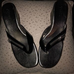 Brand New Guess Pantent Leather Black Sandals